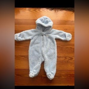 Carter’s Baby Blue Boy’s 3 months
Fuzzy One-Piece